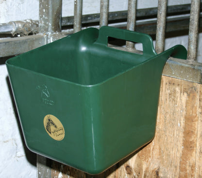 Feed trough green with hookover 11 l plastic