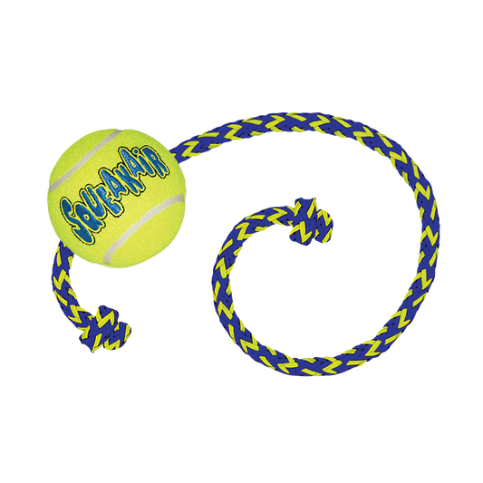 KONG Air Squeaker Tennis Ball  M 6 cm with rope 52 cm